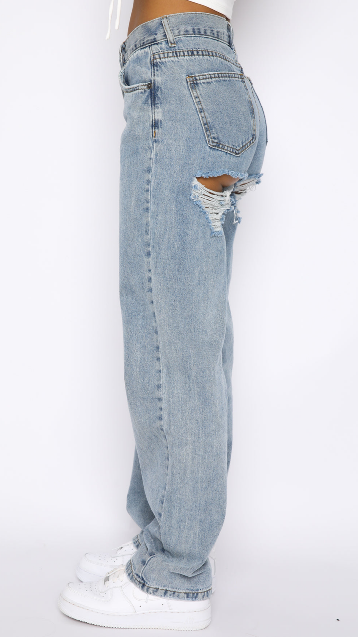 Callista Mid Rise Straight Leg Jeans in blue Wash