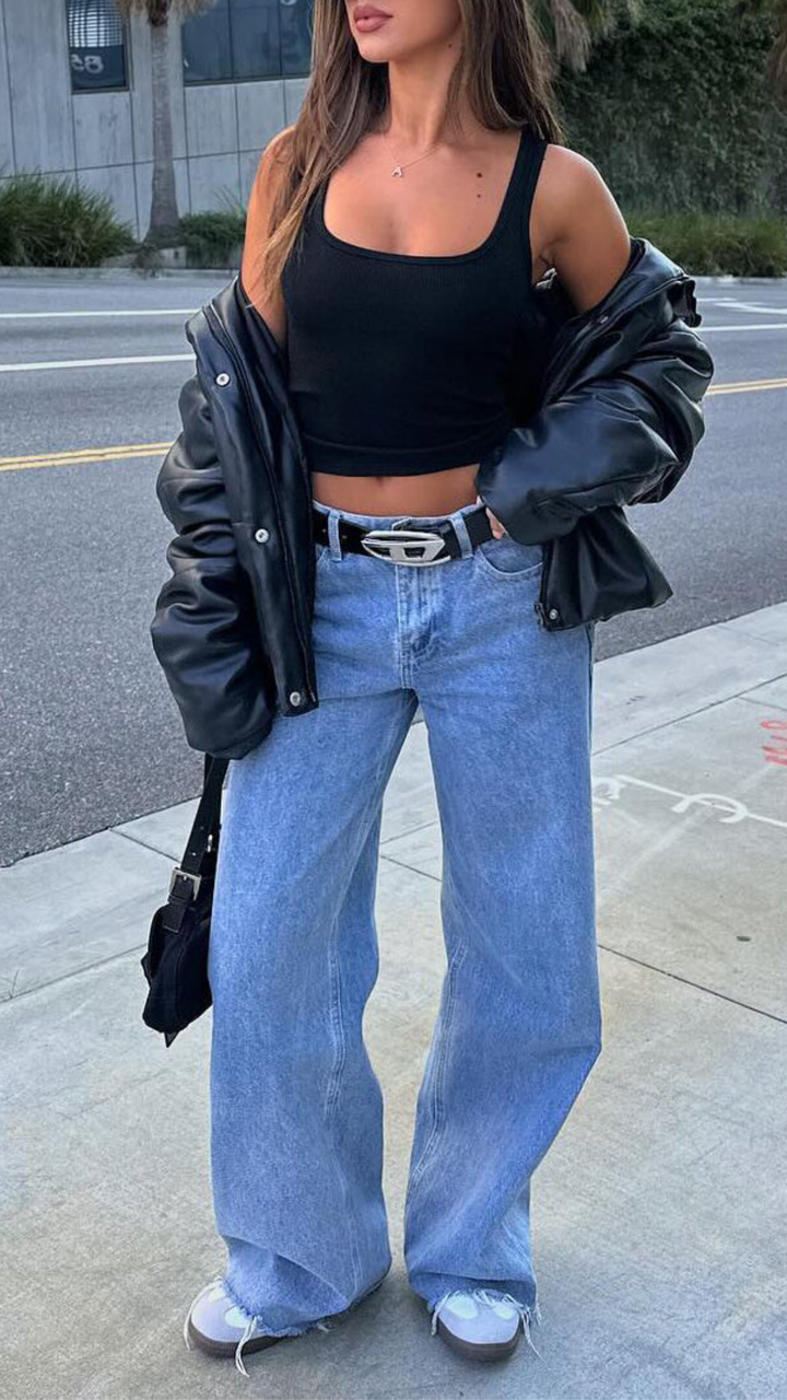 Noémie Mid Rise Wide Leg Jeans in Mid Blue