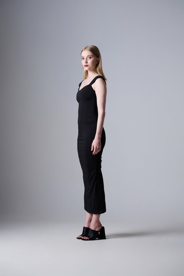 Adela sweetheart Neckline Maxi Dress in Black