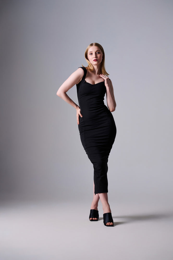 Adela sweetheart Neckline Maxi Dress in Black