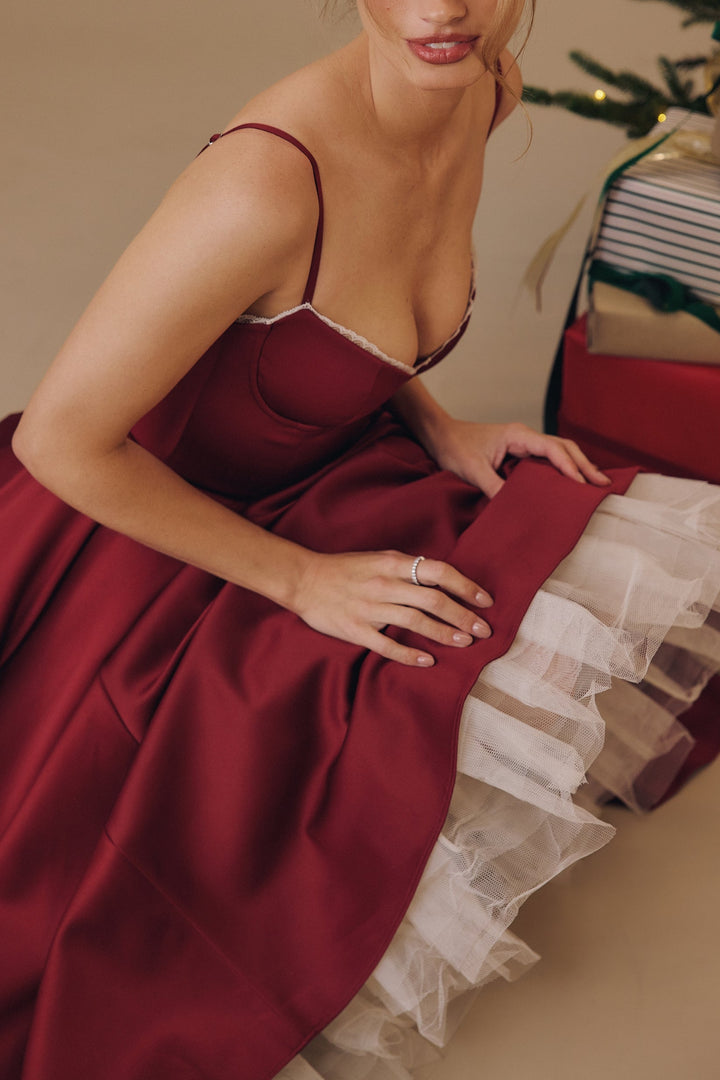 Molly Midi Dress in maroon