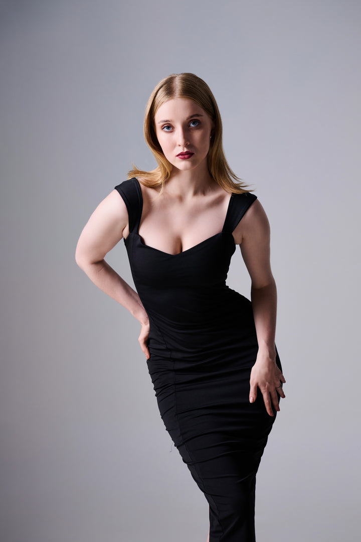 Adela sweetheart Neckline Maxi Dress in Black
