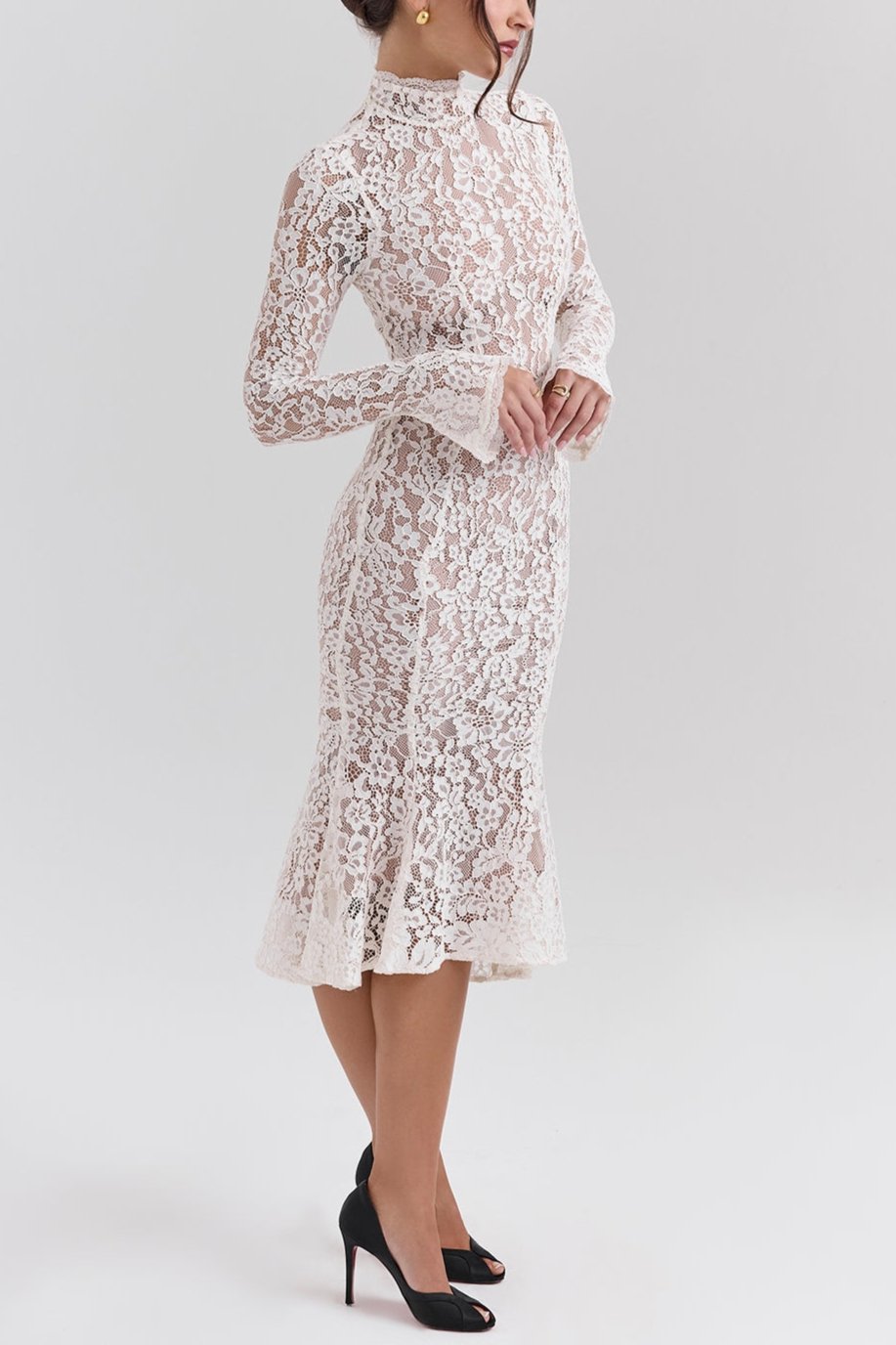 Vera Vintage Ivory Lace Fitted Midi Dress in Ivory