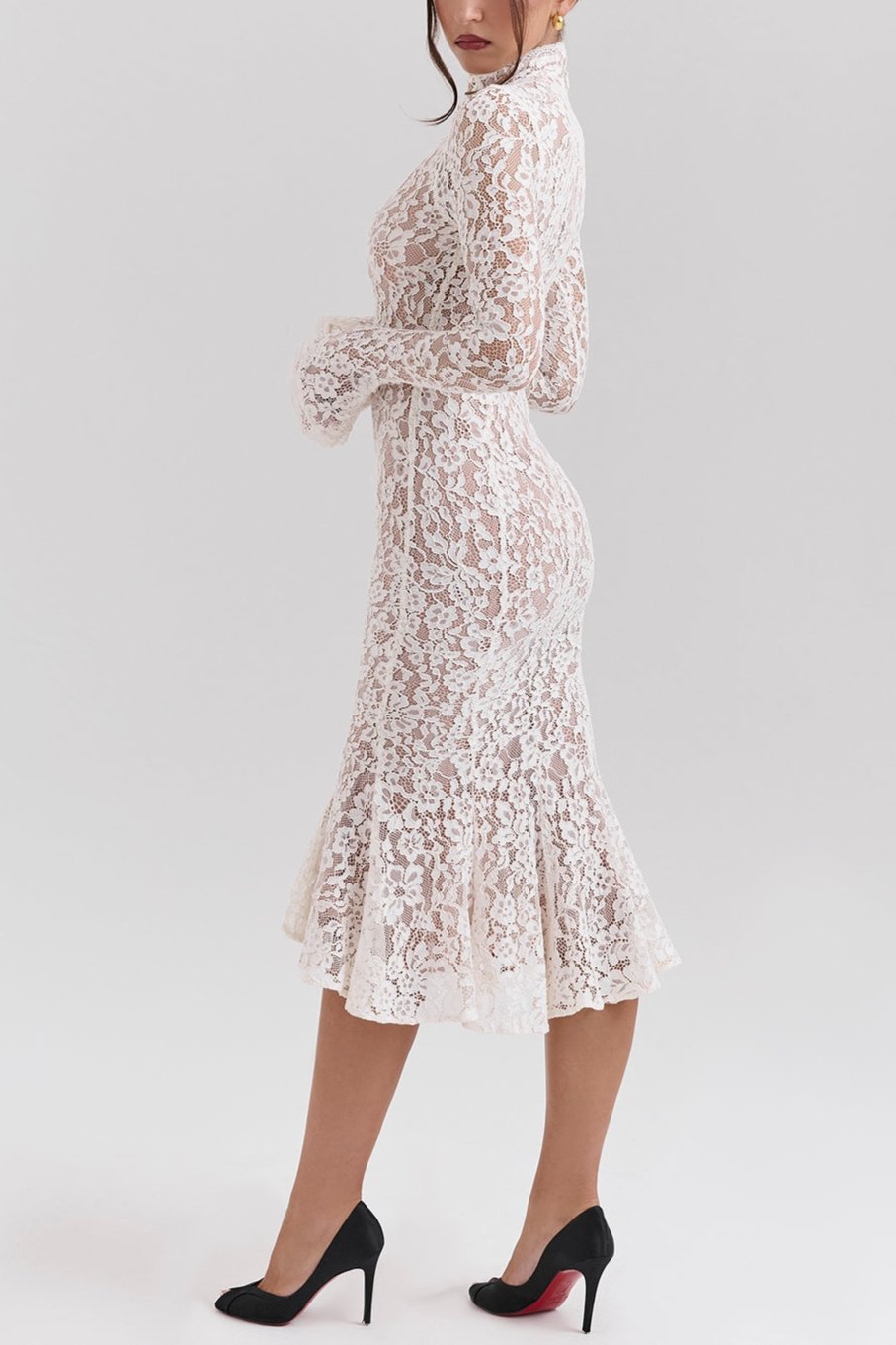 Vera Vintage Ivory Lace Fitted Midi Dress in Ivory