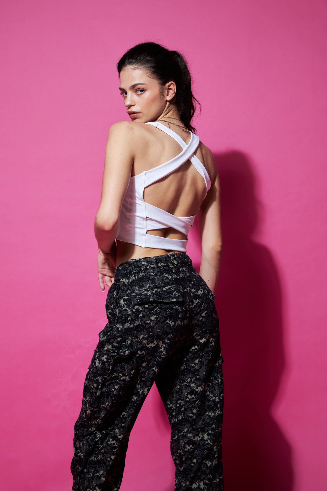 Feel the edge crop top with Maze back